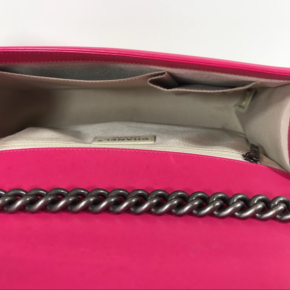 SOLD Chanel new medium boy lambskin pink - Picture 8 of 8
